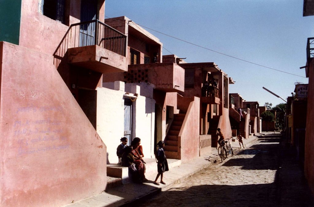 Aranya Low-Cost Housing 1986 مجتمع مسکونی کم‌هزینه‌ی آرانیا